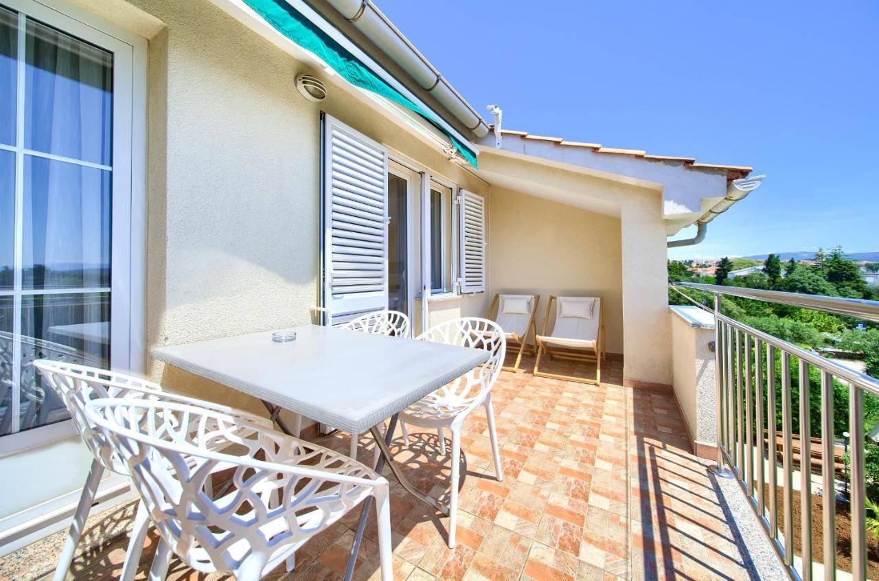 Apartments Adria Danka Krk Town Exterior photo